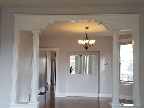5th image of 2814 W Barry Ave #2