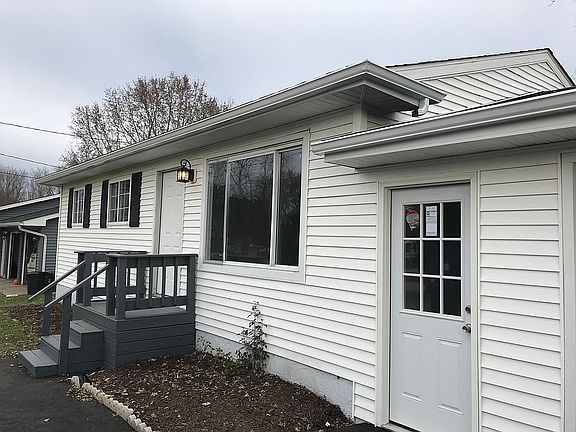 2nd image of 1525 Kent Dr
