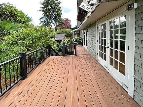 back upper deck w/patio heat