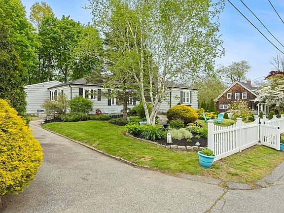 3rd image of 194 Grove Ave