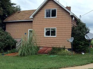 8761 E Kovarik Rd, Northport, MI 49670