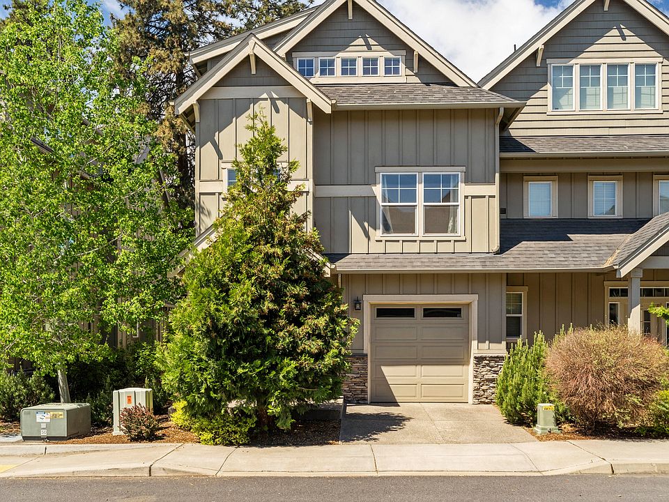 1st image of 1035 SE Leonel Ln