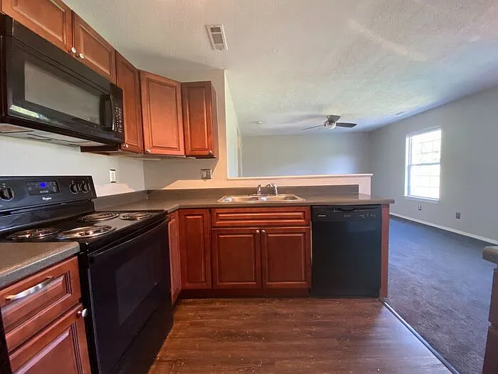 1007 Brittany Park Dr — Photo 42