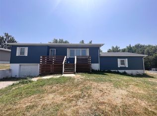 712 E 1st St, New London, MO 63459