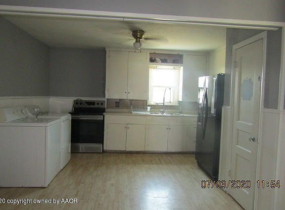 3rd image of 1310 Cooley Dr