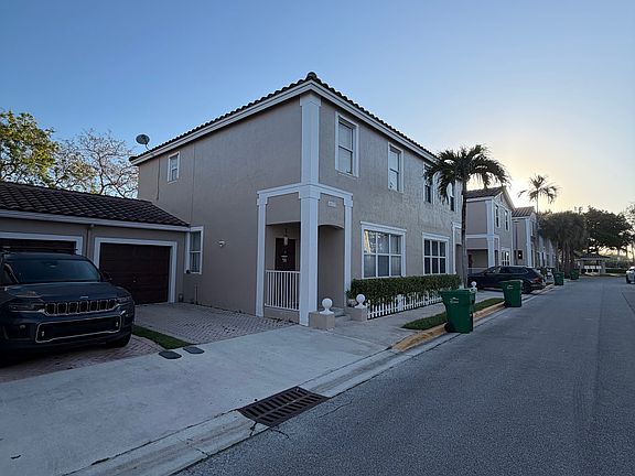 2nd image of 10525 NW 57th Ct