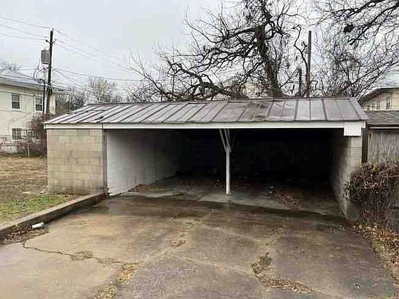 2nd image of 131 SW 18th St