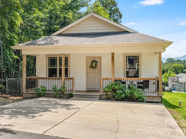 9 Coralberry Dr, Candler, NC 28715