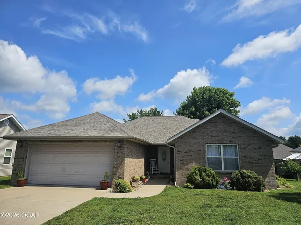 206 Prairie Ln, Monett, MO 65708