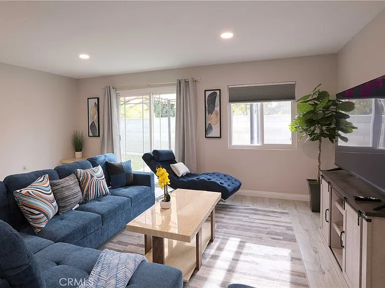 6548 Sequoia Dr — Photo 1