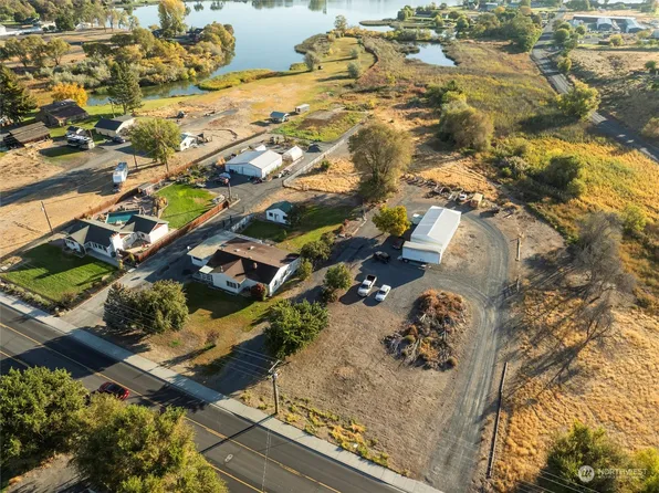 3253 NE Valley Road, Moses Lake, WA 98837