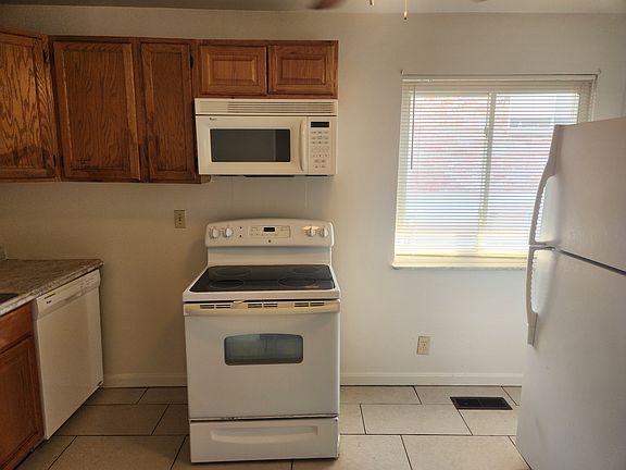 5th image of 7847 Glenorchard Dr Unit B