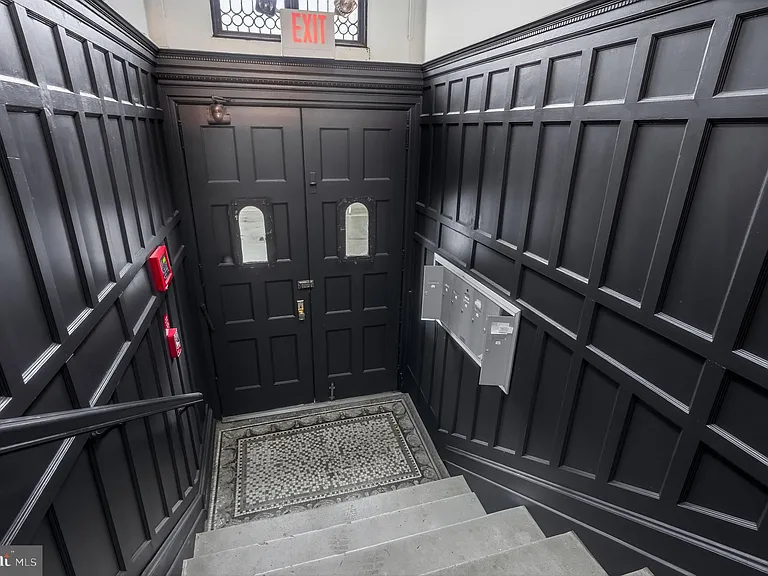 265 S 22nd St #3R — Photo 3