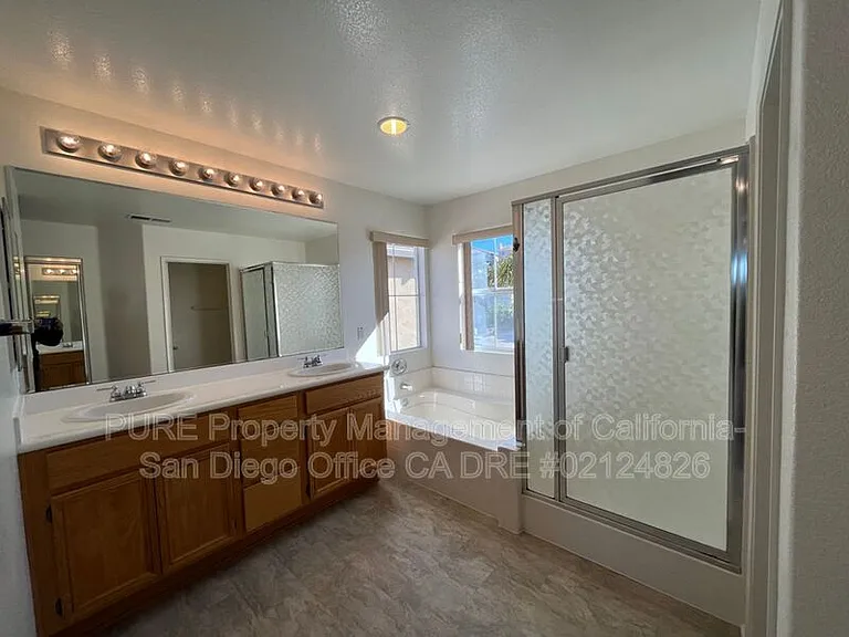 535 Island Breeze Ln — Photo 12