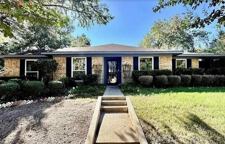 4902 Willowhaven Cir — Photo 1