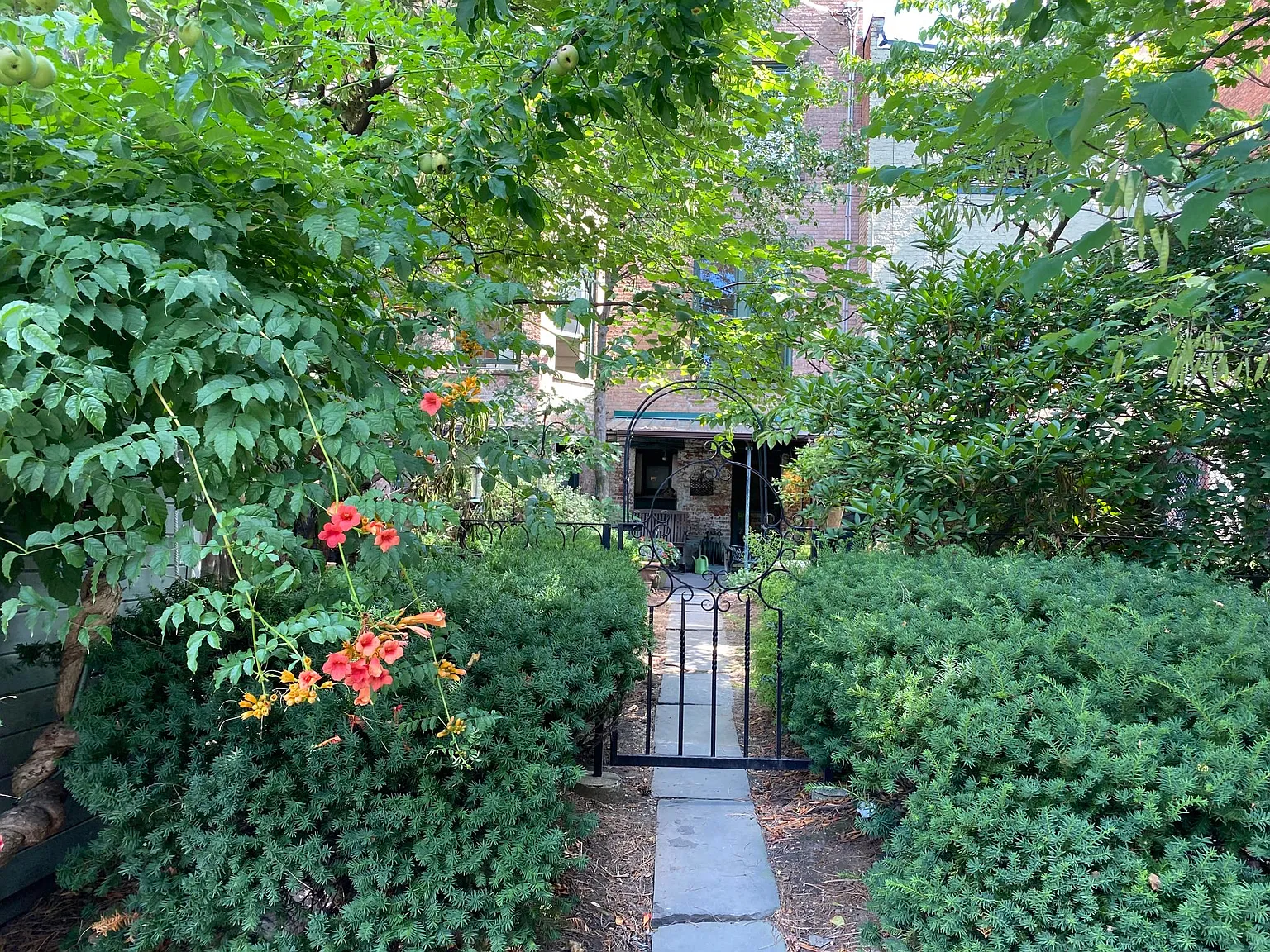 304 State St — Photo 3