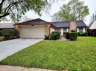2711 Old Fort Rd, Sugar Land, TX 77479