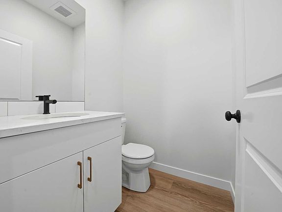 3rd image of 65 Pinnacle Close