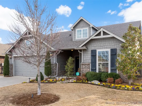7311 S Laurel Pl, Broken Arrow, OK 74011