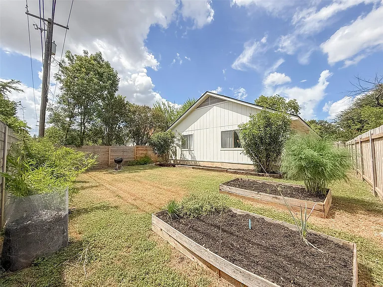2313 Thornwild Pass — Photo 37