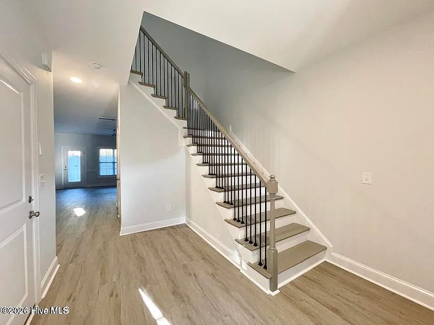 3 bed, 2.5 bath, $1,950 — Photo 2