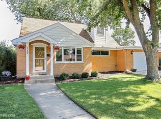 119 N Wilke Rd, Arlington Heights, IL 60005