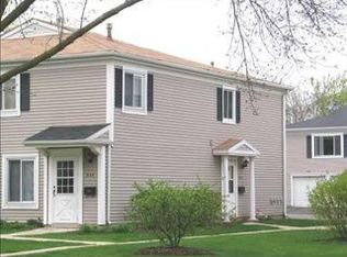 542 E Old Willow Rd #D, Prospect Heights, IL 60070