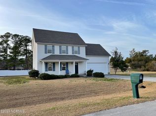 102 Blue Bird Ln, Newport, NC 28570