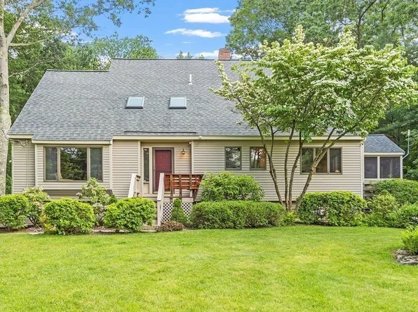 377 Sargent Rd, Boxboro, MA 01719