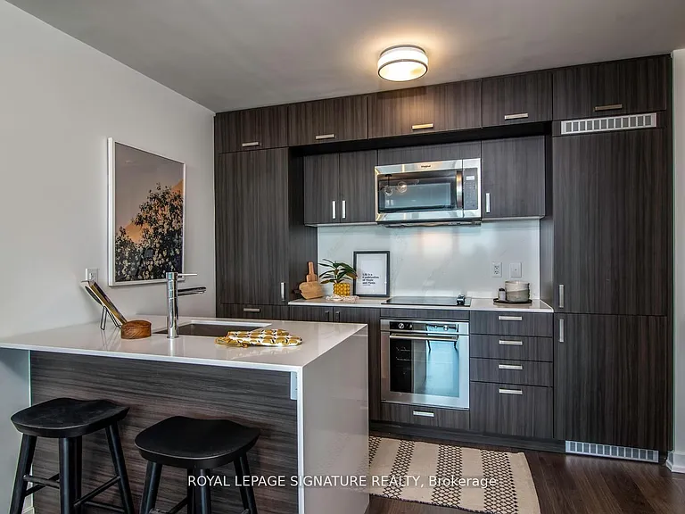 18 Erskine Ave #3210 — Photo 4