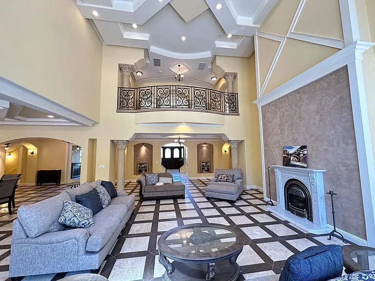734 Bridle Ridge Ct — Photo 6