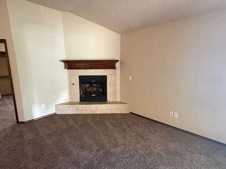 15100 Kyle Dr #B — Photo 6