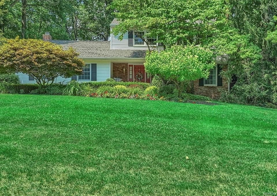 1st image of 38 Hickory Dr