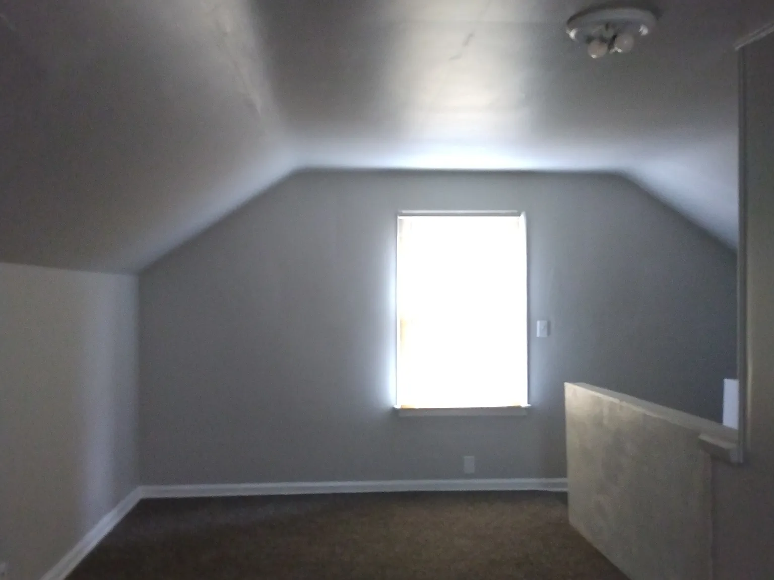 3 bed, 1060 sqft, $1,650 — Photo 3