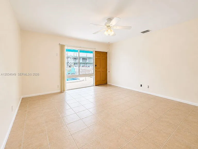 3217 NE 7th Pl #4 — Photo 8
