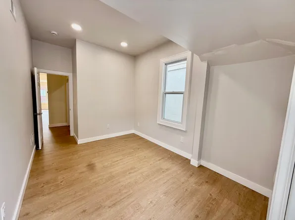 144 Centre Avenue image 8 of 19