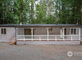 971 Deep Valley Dr, Maple Falls, WA 98266