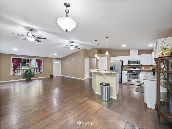 Spacious great room