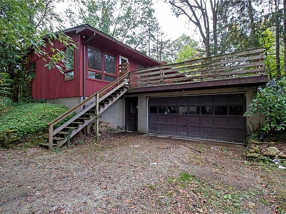 3rd image of 1070 Thorne Ave