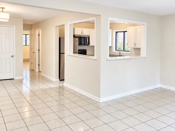 4060 Jennifer Ln, Arlington Heights, IL