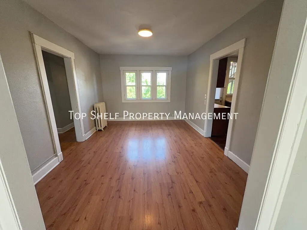2 bed, 1000 sqft, $995 — Photo 1