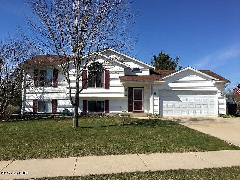 1st image of 411 Sunbrook Dr SE