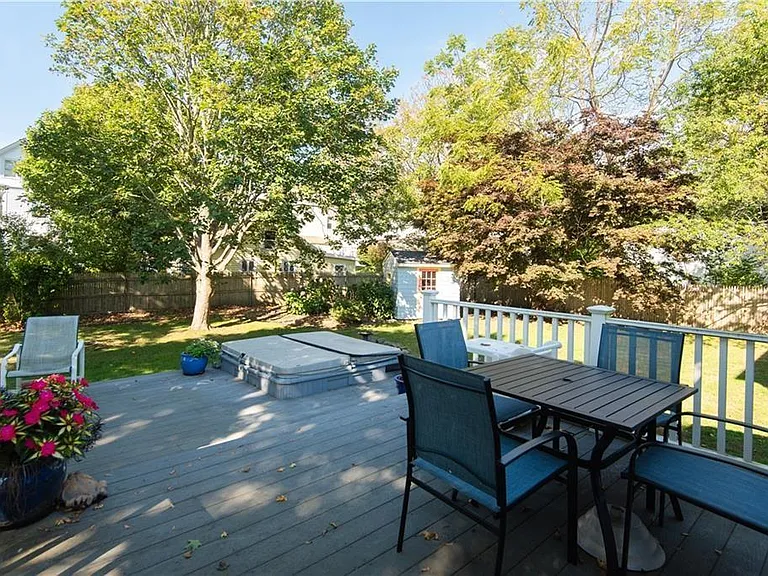 8 Fenner Ave — Photo 29