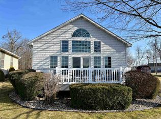 2128 Wolfs Point Dr, Rochester, IN 46975