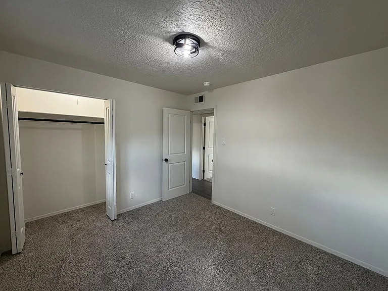 5608 Drake Ave NW — Photo 14
