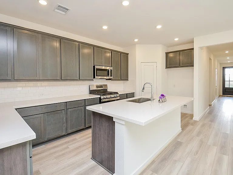 9731 Pettus Creek Dr — Photo 2