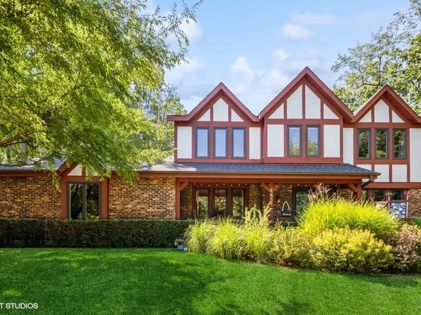 4411 Maine Trl, Crystal Lake, IL 60012