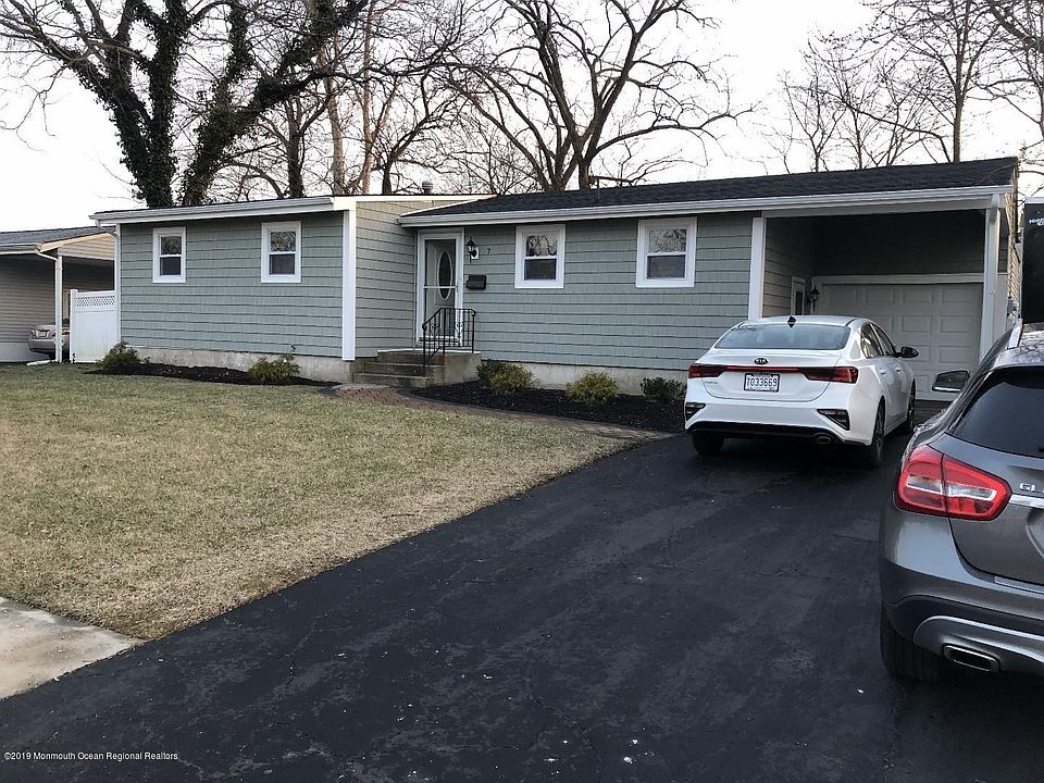 1st image of 7 Bucknell Dr