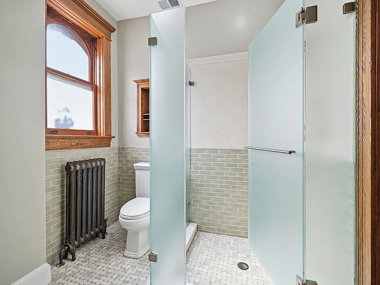 922 E Capitol St NE — Photo 35