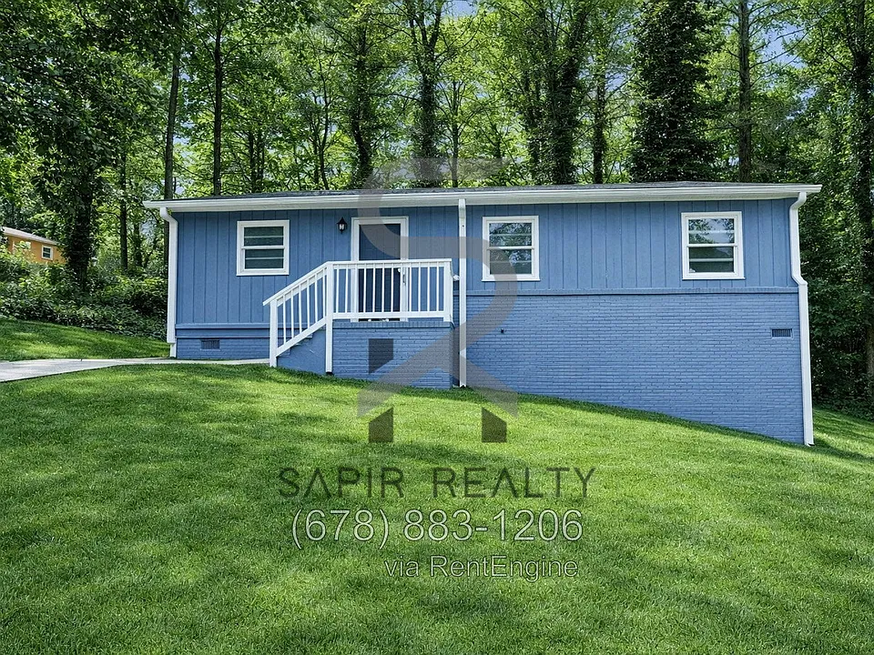 2190 Swallow Cir SE